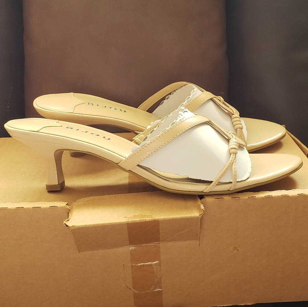 NIB Bijou sandals